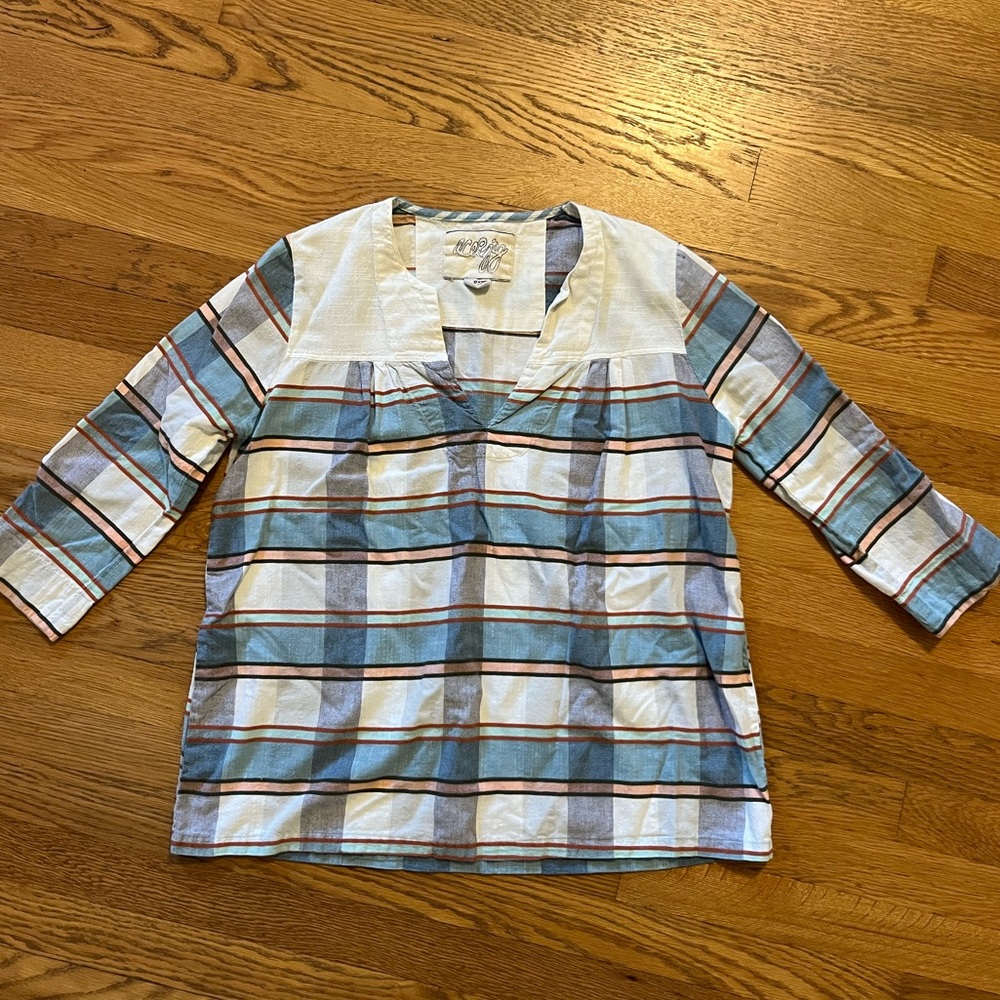Ace & Jig plaid notch front top size Medium